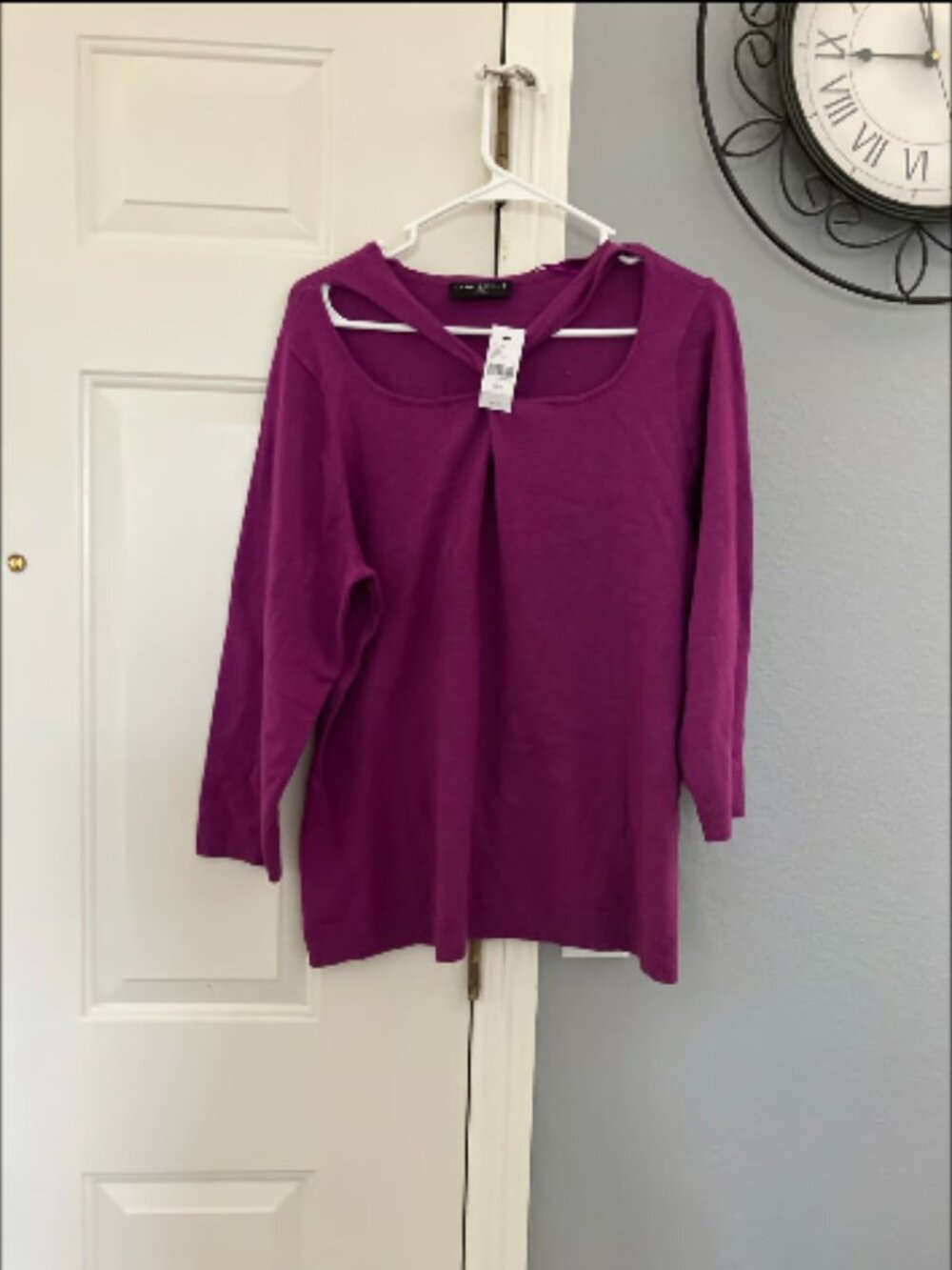 Women's Magenta Long-Sleeve Knit Top with Keyhole Neck
